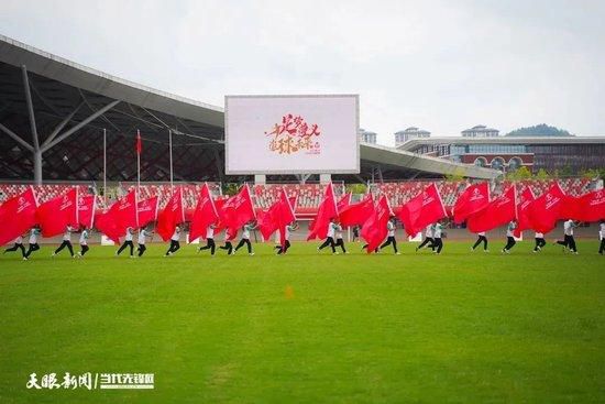 宾杜在伴侣的鼓动之下往马图拉加入婚礼，但在命运的做弄之下在汽车站救下了被年夜无赖加金德拉捉住的少女迪卡拉。本来她在一次祭奠勾当中被年夜无赖一见钟情，并向迪卡拉的哥哥要求他们两个成婚。可是哥哥是并没有赞成而赤诚了他一番，末路羞成怒的加金德拉杀了哥哥。在惶恐之下家里把迪卡拉送走往美国就在这时候被加金德拉捉住。